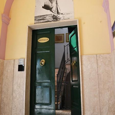 Ostello La Stazione Alba Adriatica Bagian luar foto
